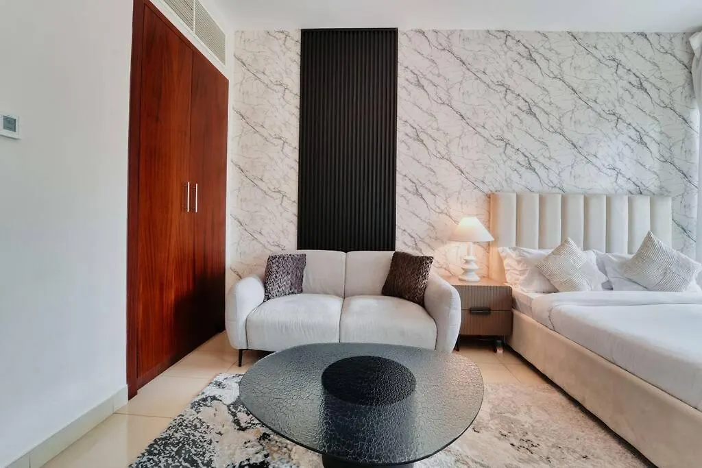 Stunning Luxury Studio Downtown 2 Minute Walk To Burj Khalifa & Dubai Mall