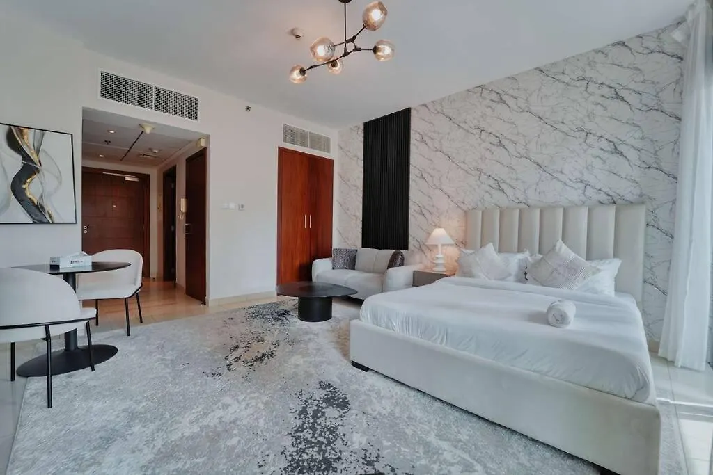 Stunning Luxury Studio Downtown 2 Minute Walk To Burj Khalifa & Dubai Mall Apartman